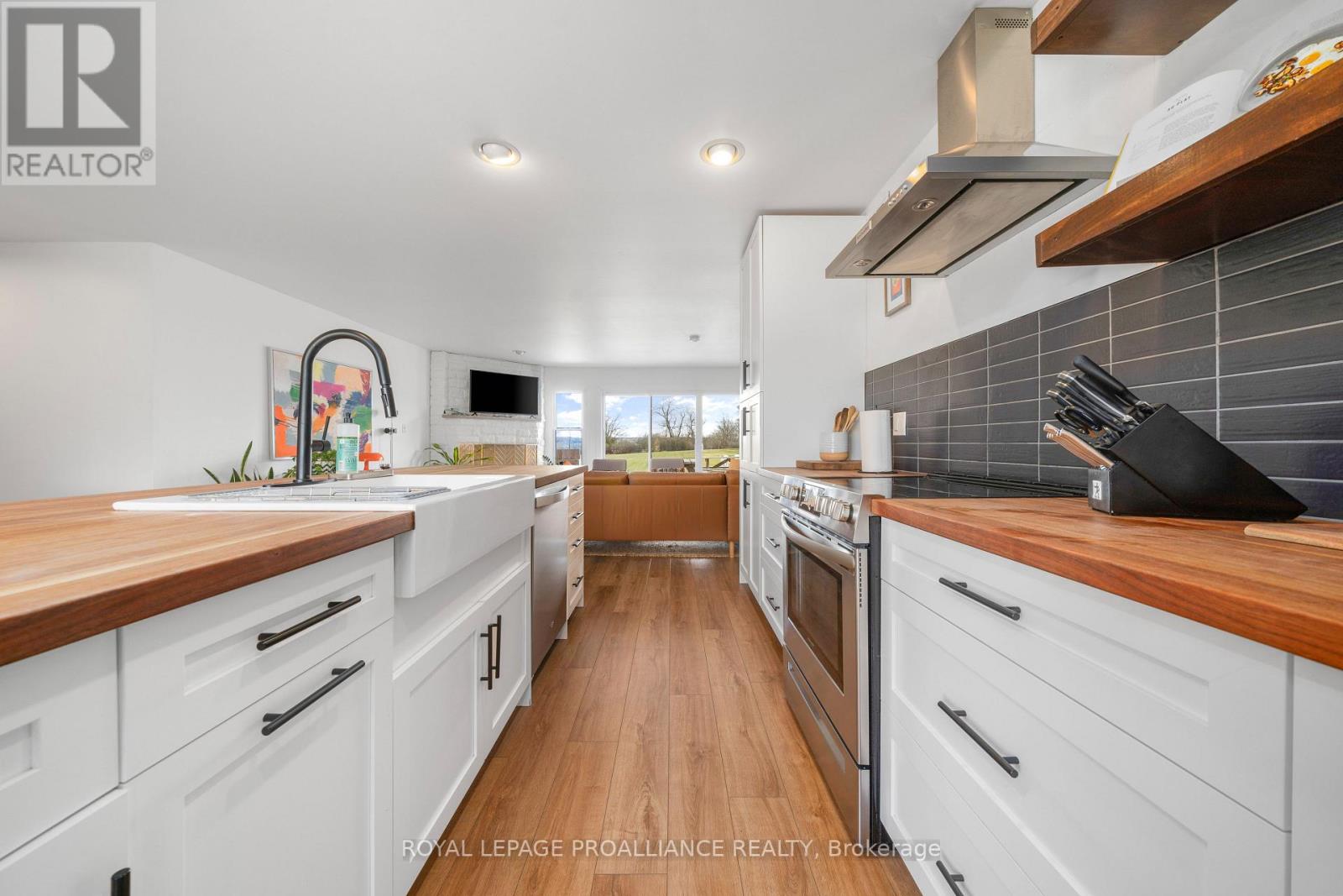 852 COUNTY ROAD 5