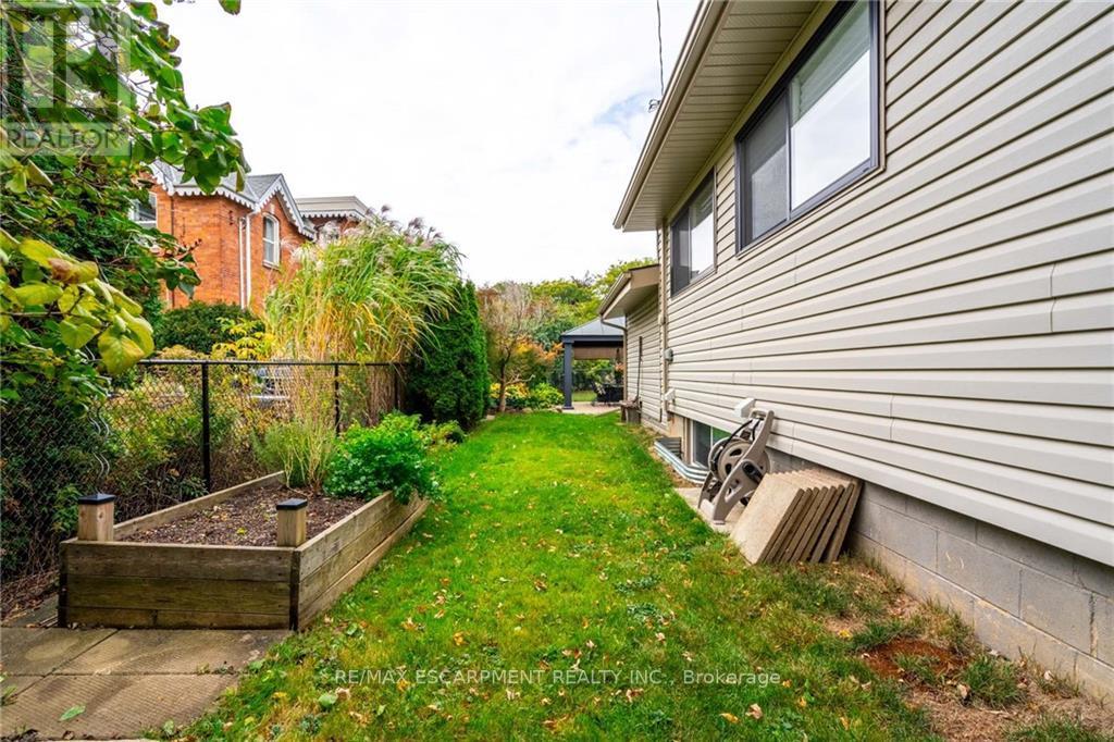 399 DENLOW AVE