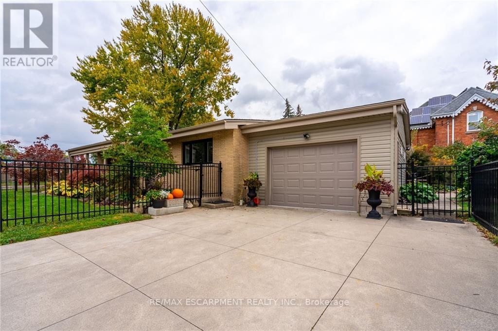399 DENLOW AVE