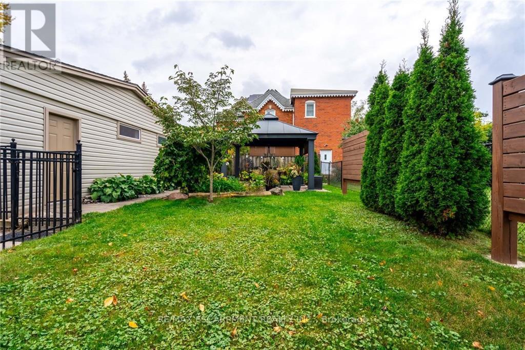 399 DENLOW AVE