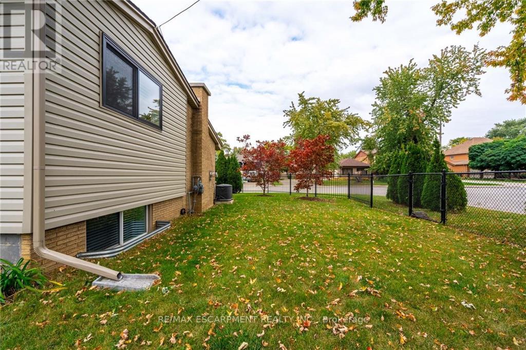 399 DENLOW AVE