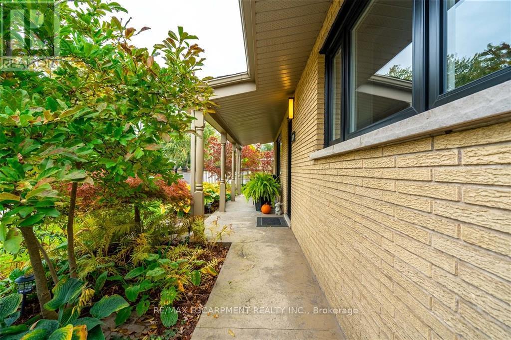 399 DENLOW AVE