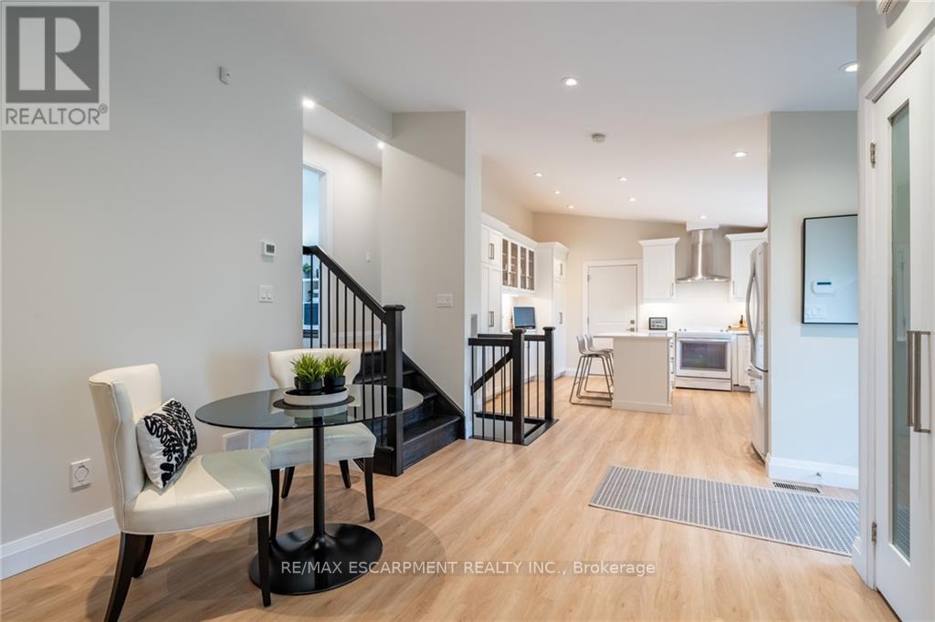 399 DENLOW AVE