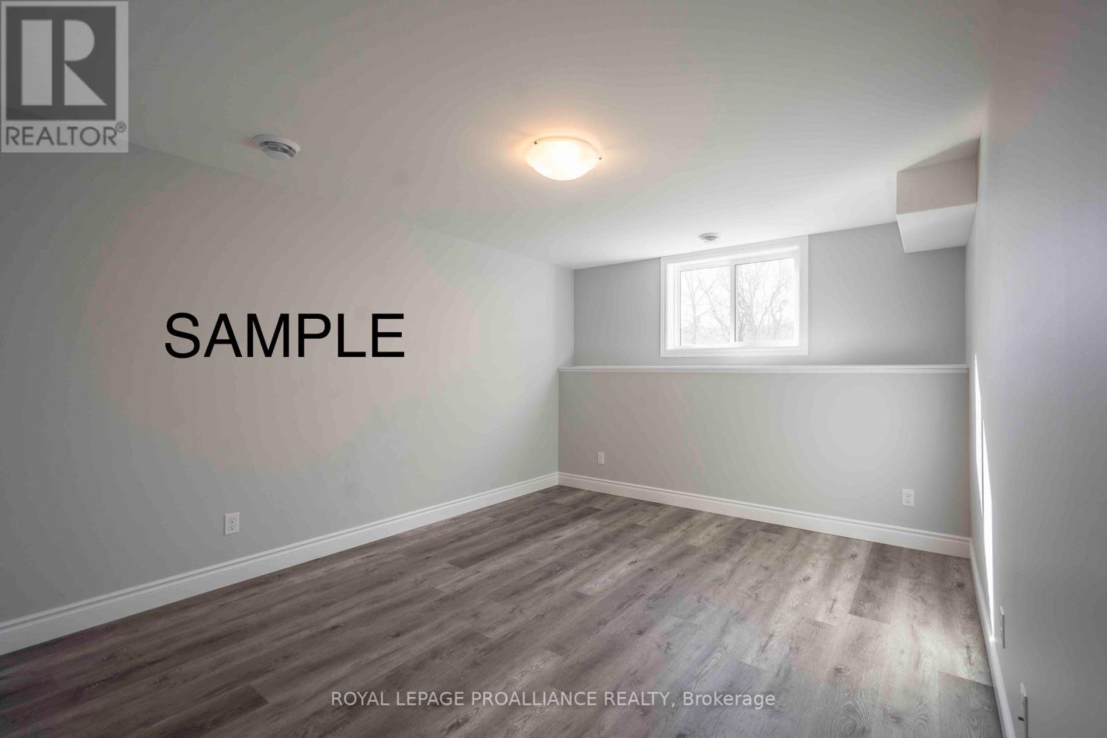 52 MACKENZIE JOHN CRES