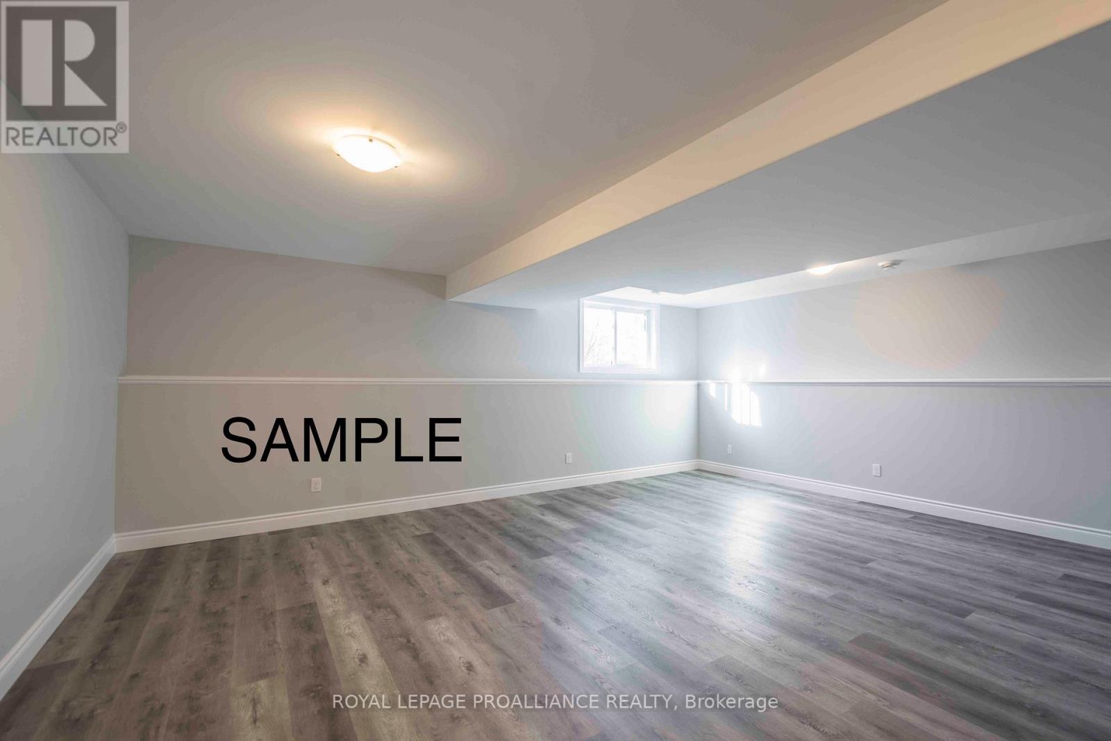 52 MACKENZIE JOHN CRES