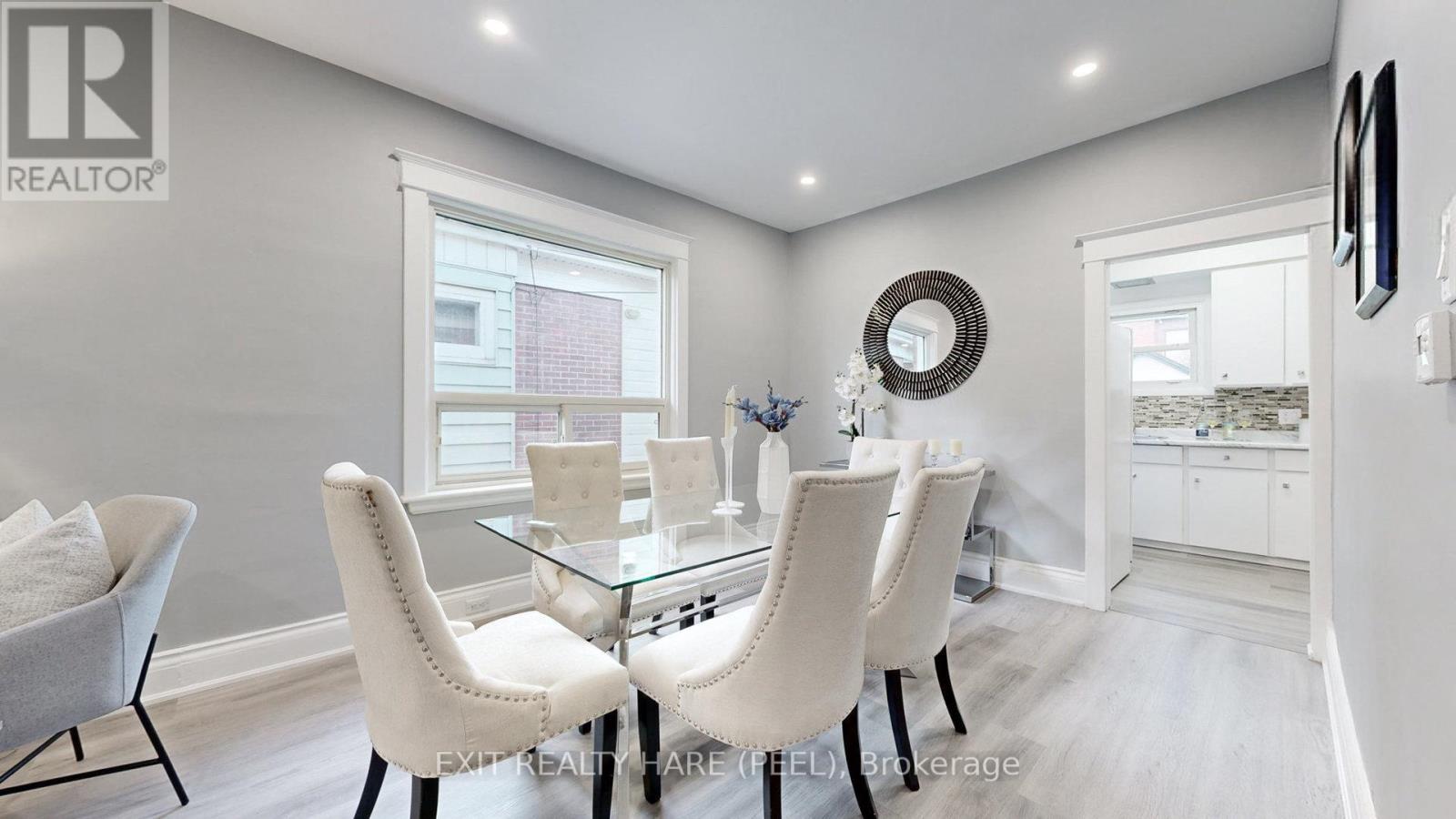 214 ROSSLYN AVE S