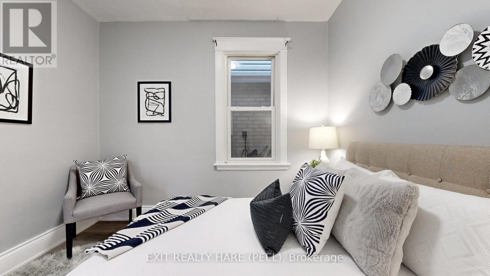 214 ROSSLYN AVE S