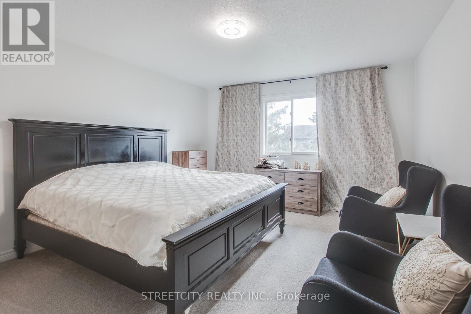 433 AMBLESIDE DR