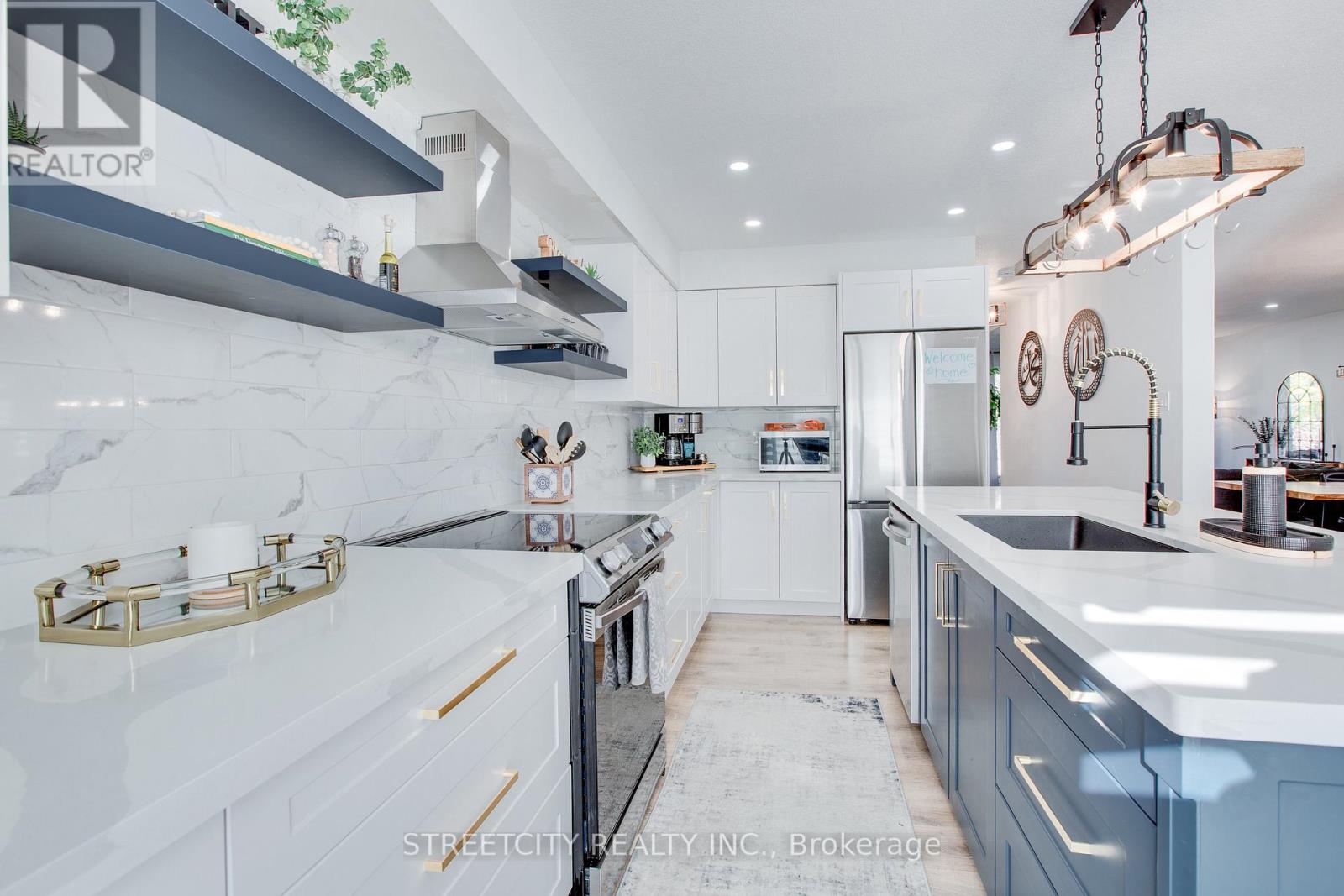 433 AMBLESIDE DR