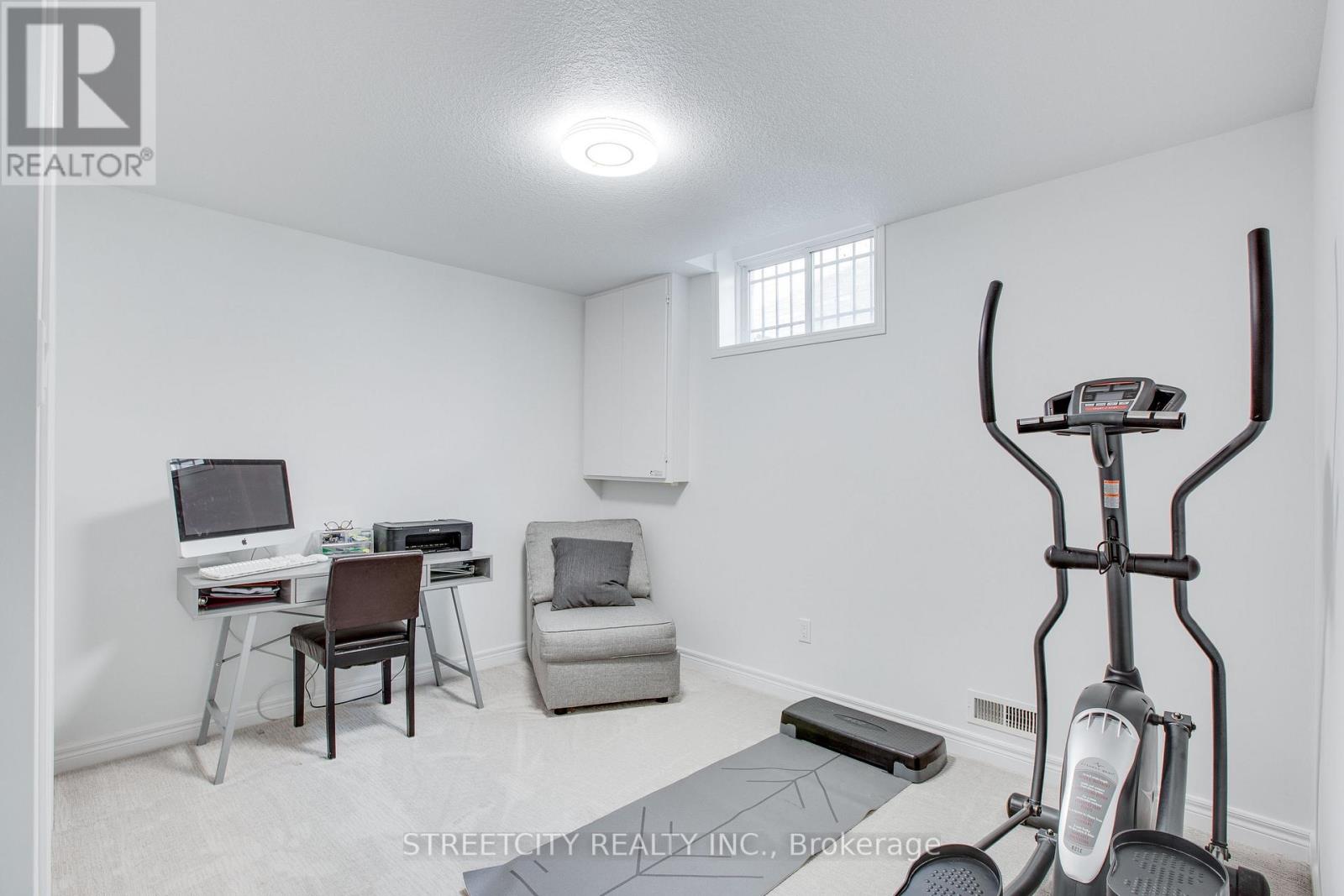 433 AMBLESIDE DR