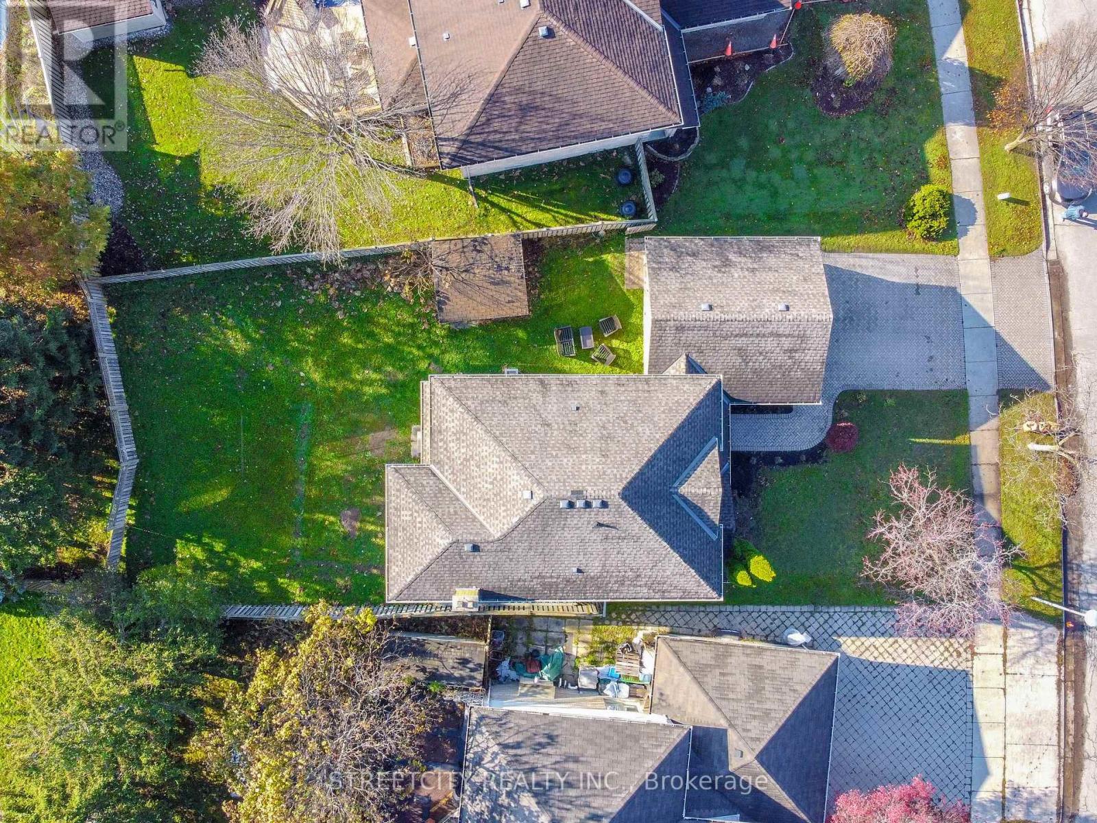 433 AMBLESIDE DR