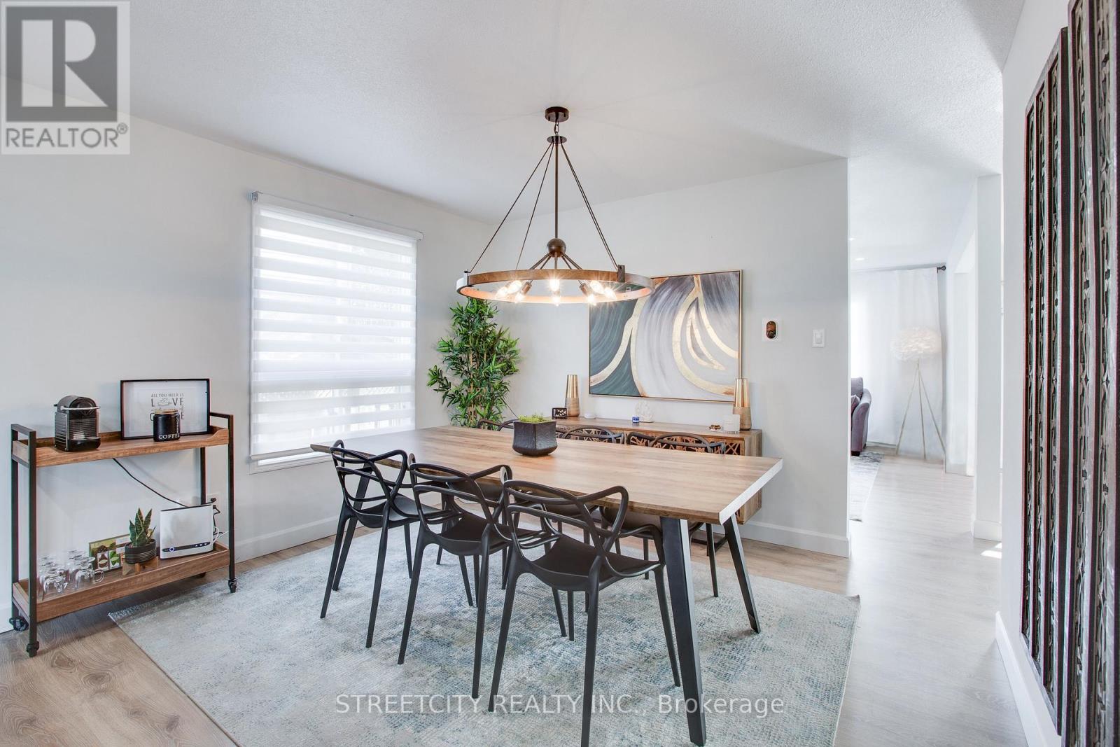 433 AMBLESIDE DR
