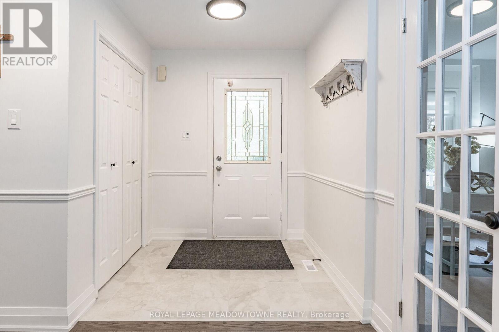 74 ROYALEDGE WAY