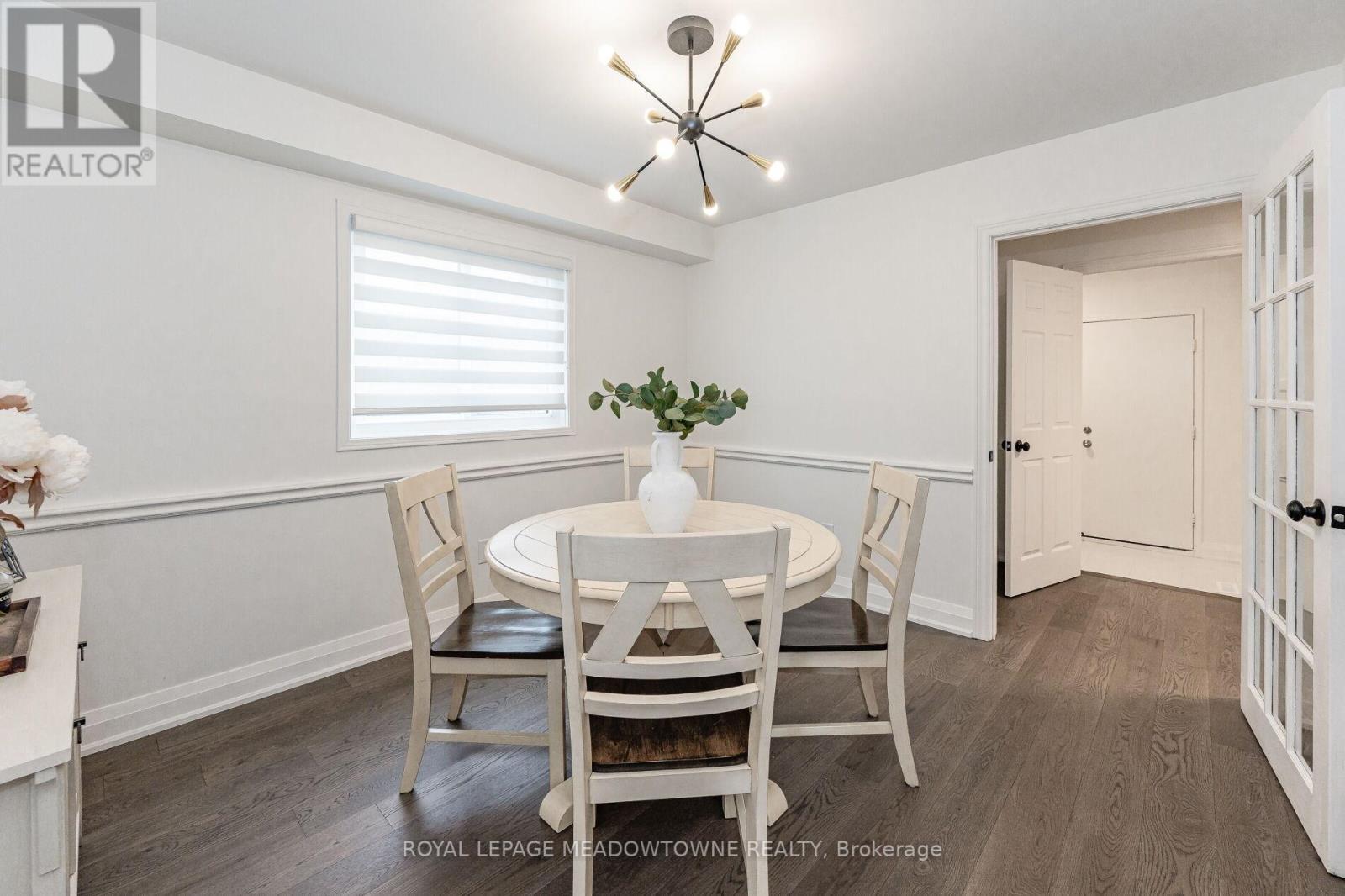 74 ROYALEDGE WAY