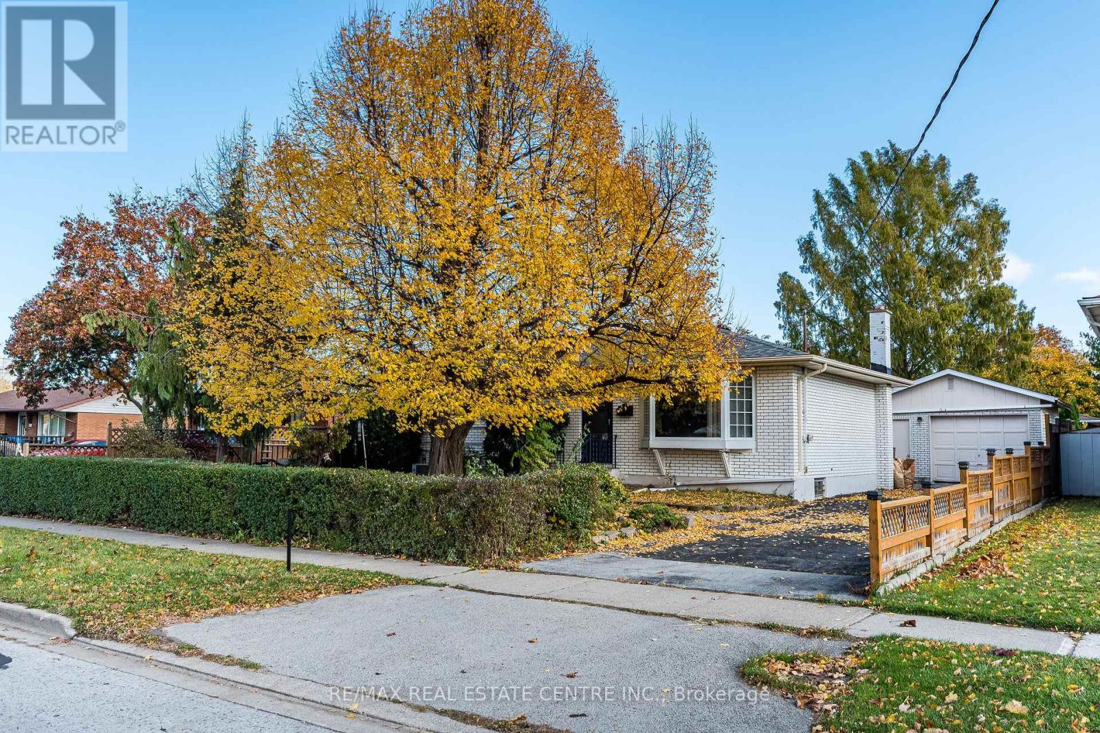 496 BUNTING RD