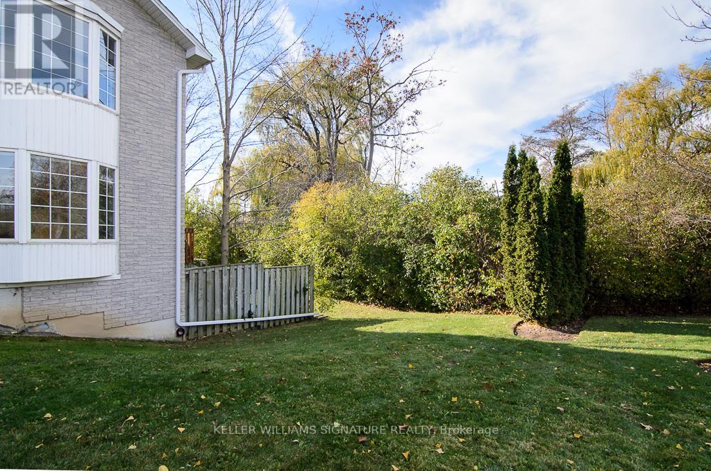#44 -76 FRANCES AVE, #44