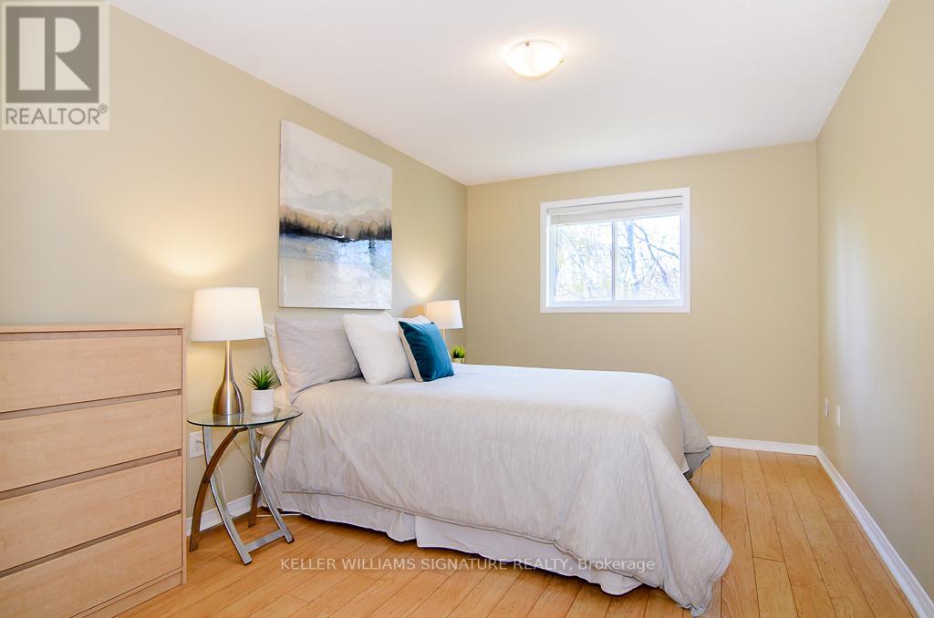 #44 -76 FRANCES AVE, #44
