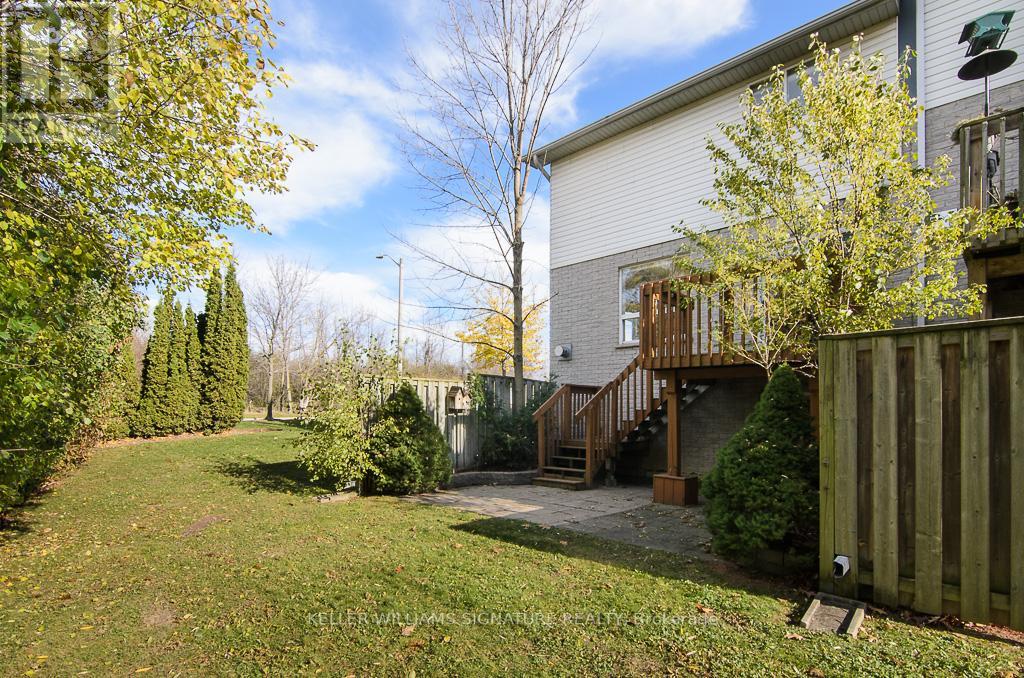 #44 -76 FRANCES AVE, #44