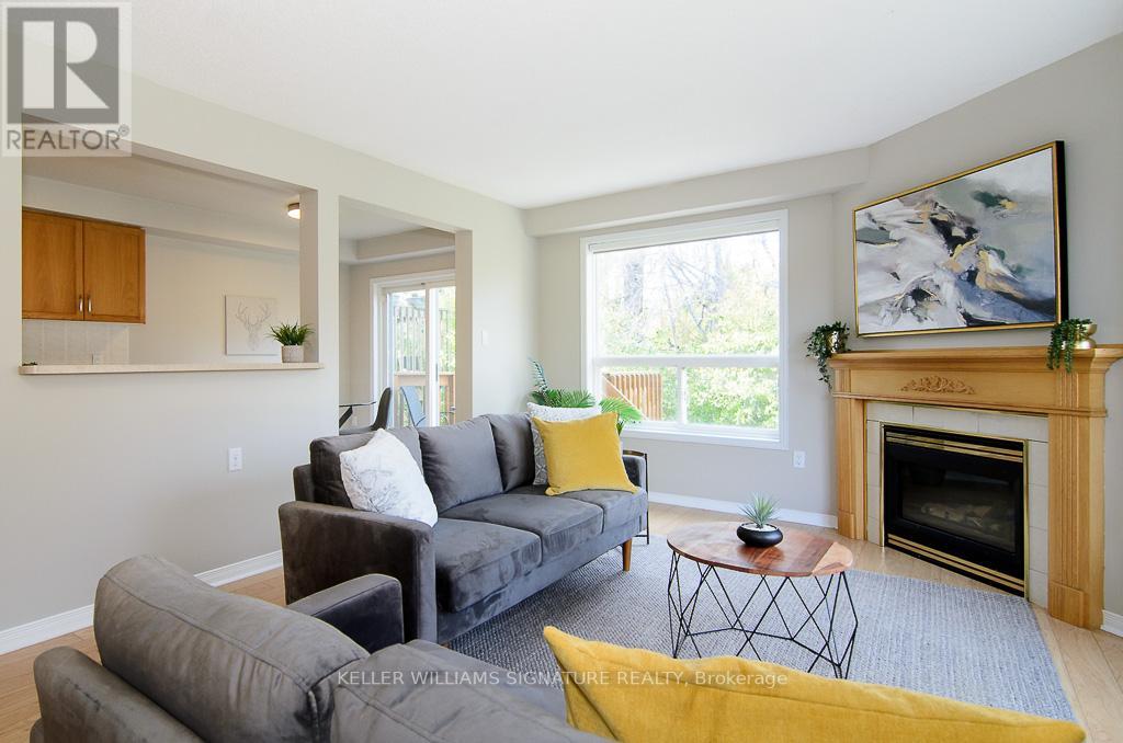 #44 -76 FRANCES AVE, #44