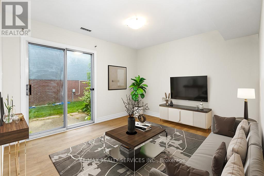 #C -42 HARRIS AVE, #C