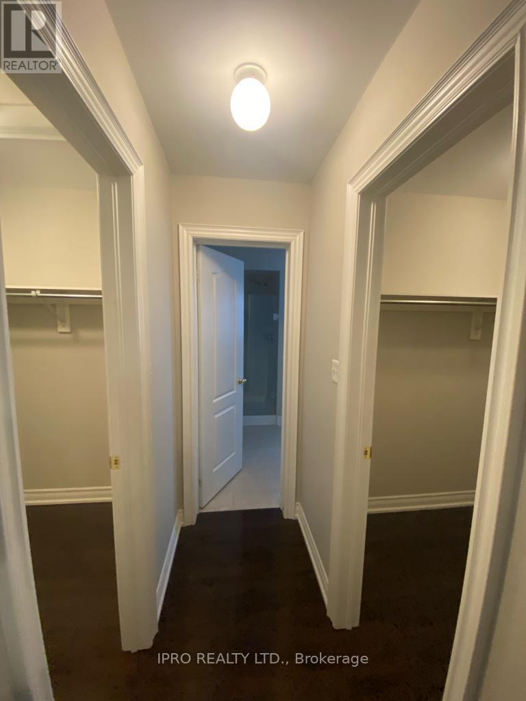 35 PRUDHAM CRES