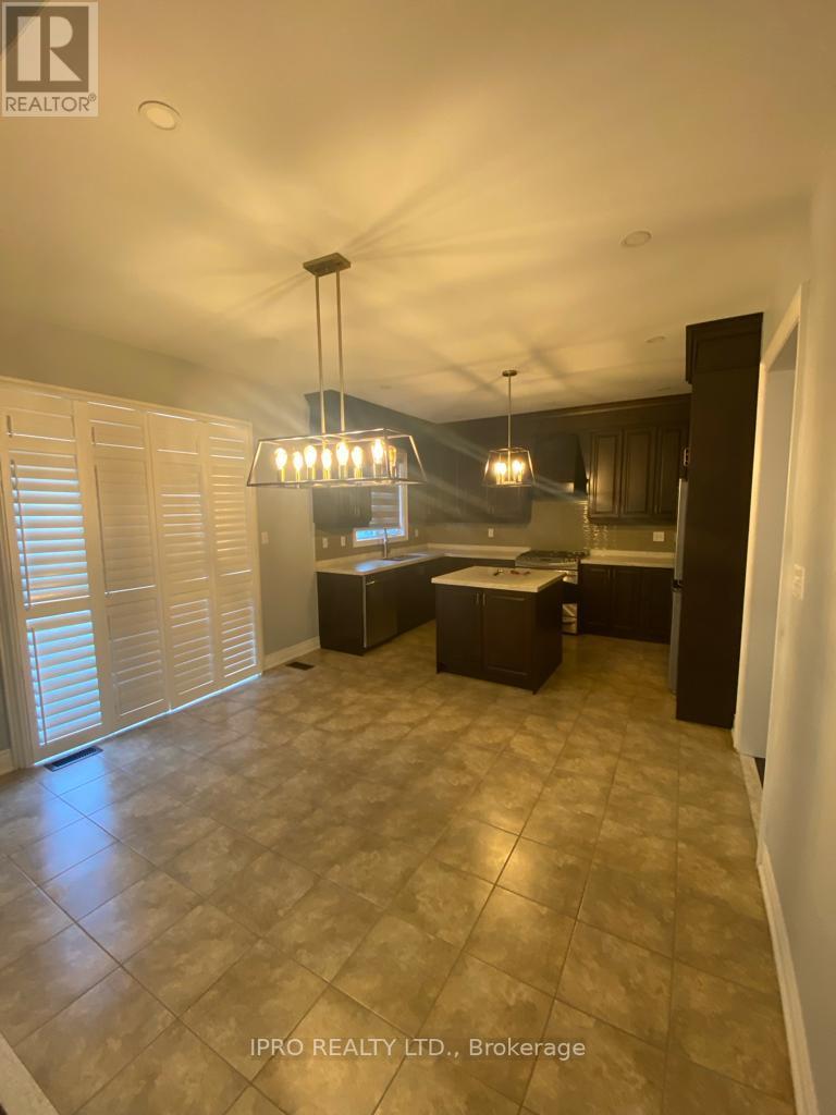 35 PRUDHAM CRES