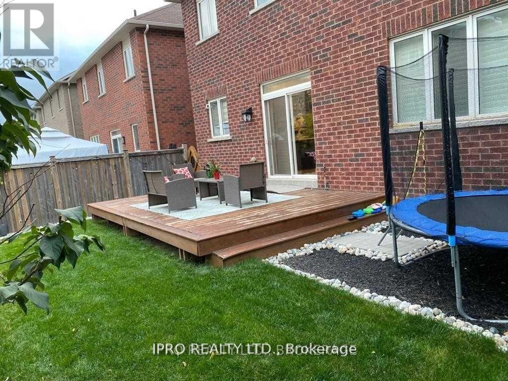 35 PRUDHAM CRES