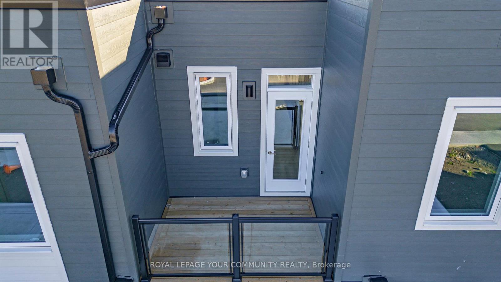 #2 -19 WEST ST, #2