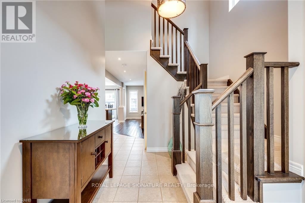8 BLUE RIBBON WAY