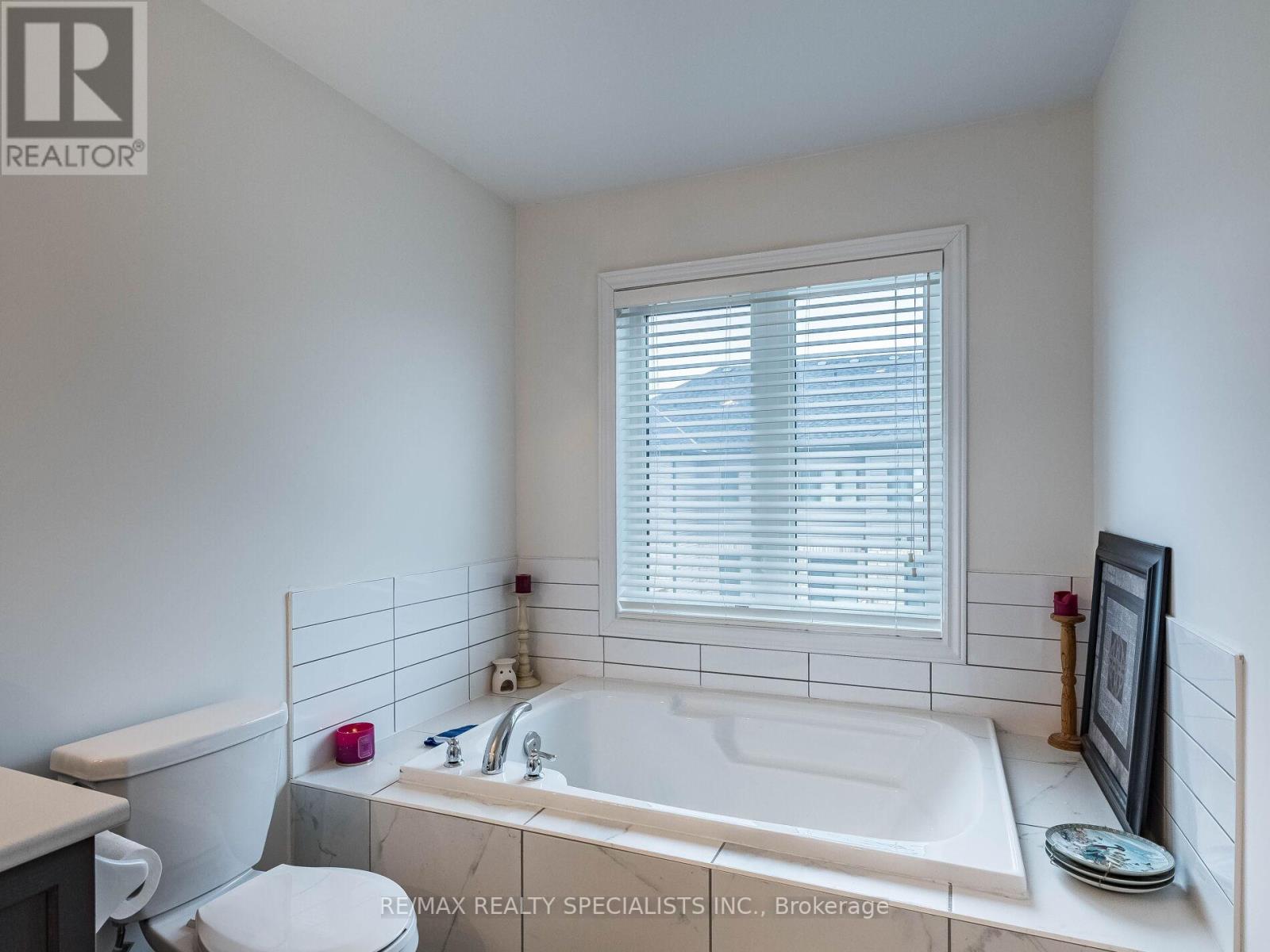 #104 -166 DEERPATH DR, #104