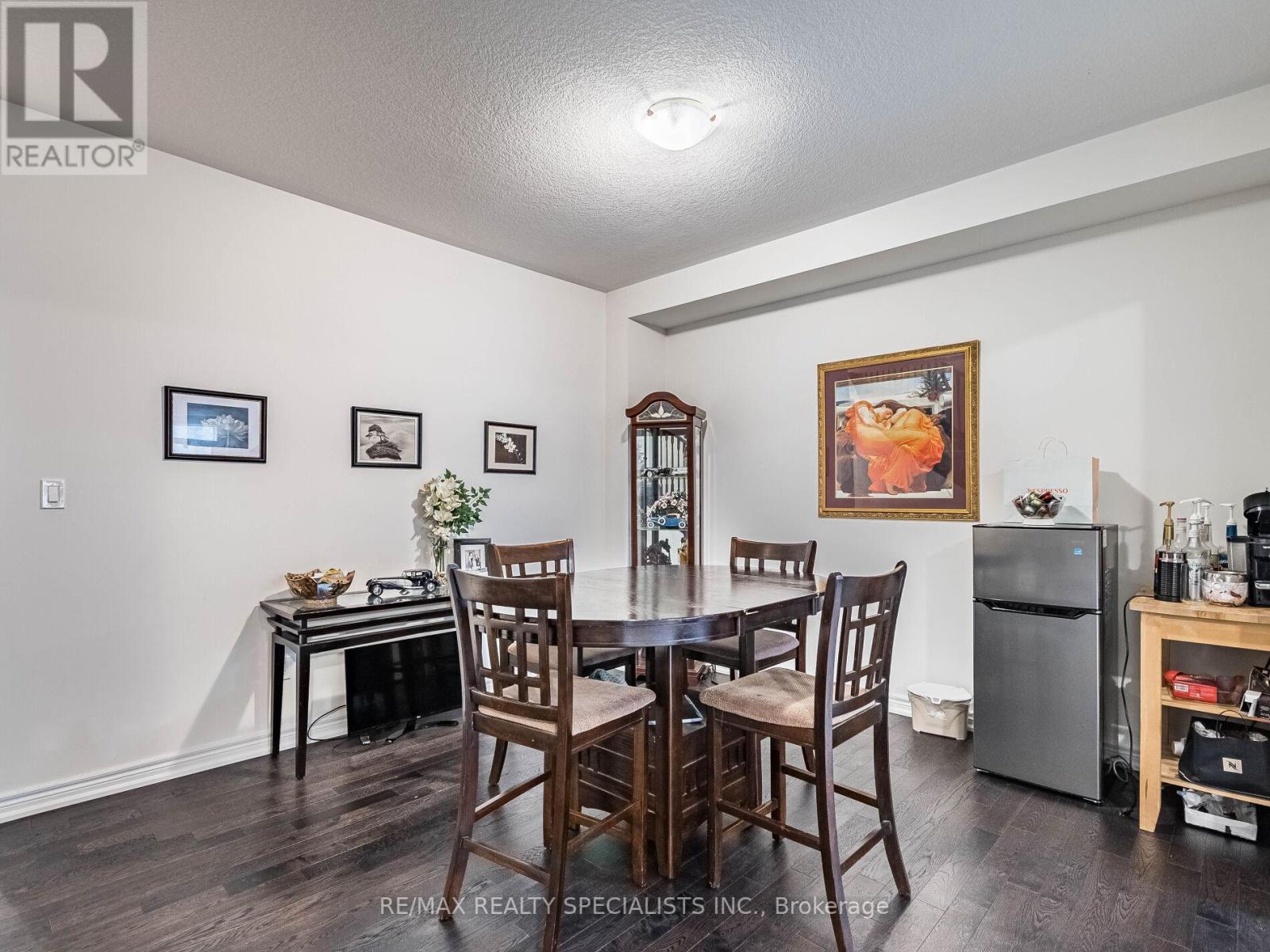 #104 -166 DEERPATH DR, #104