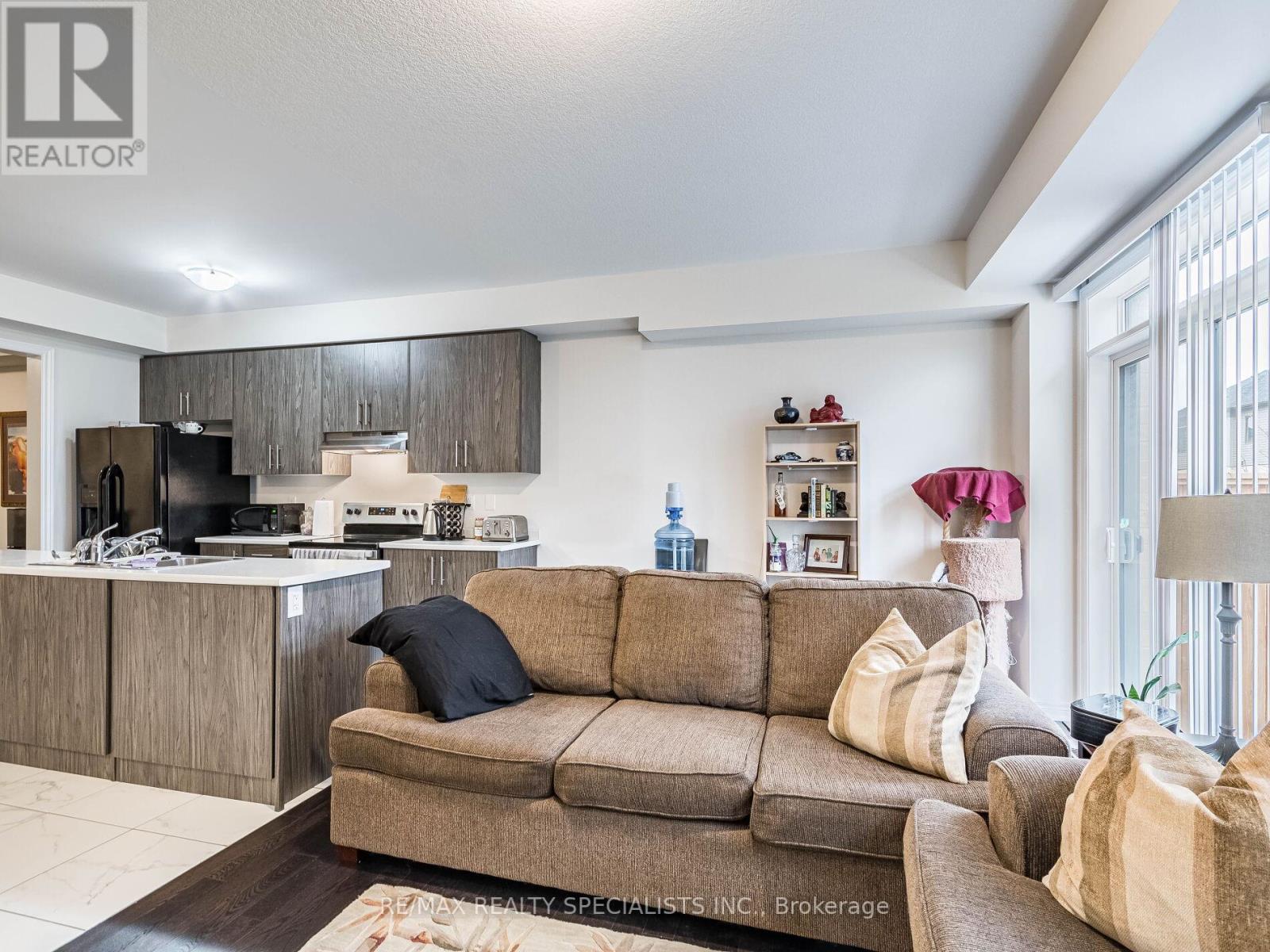 #104 -166 DEERPATH DR, #104