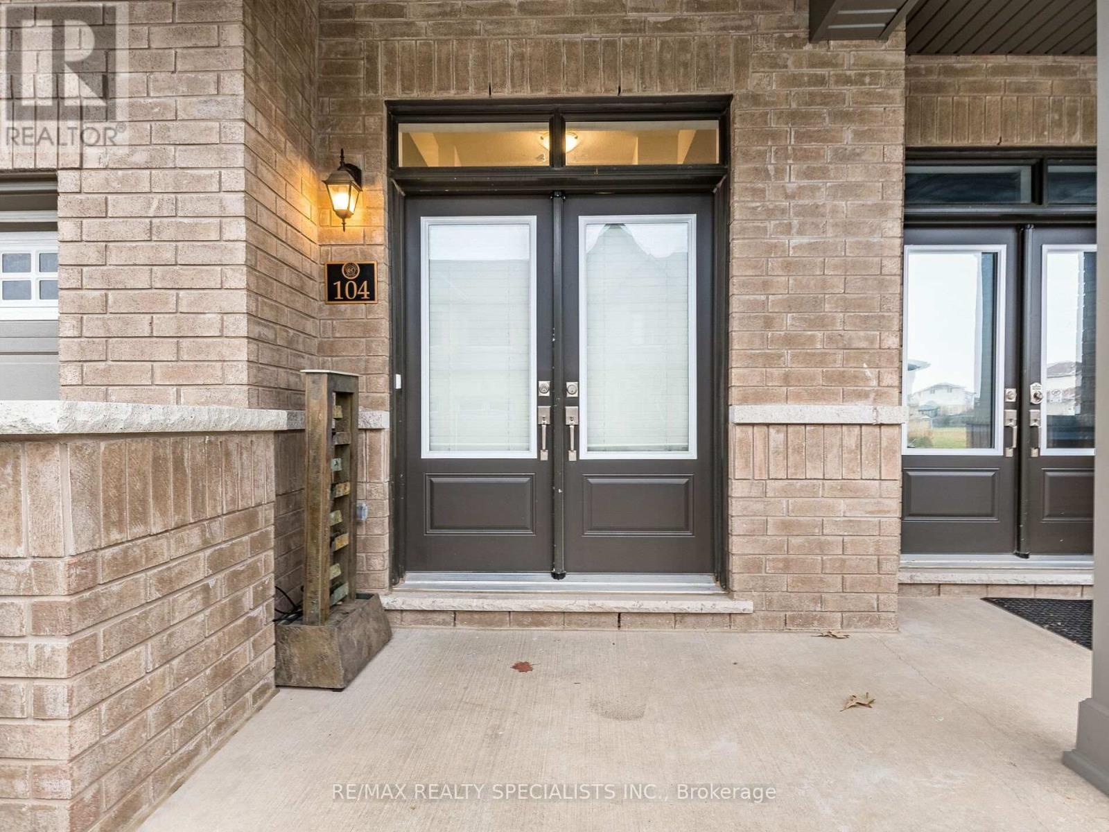 #104 -166 DEERPATH DR, #104