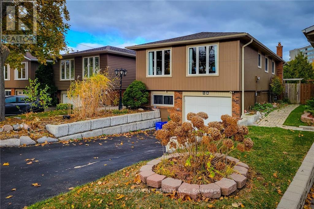 14 BROOKSTREAM CRT