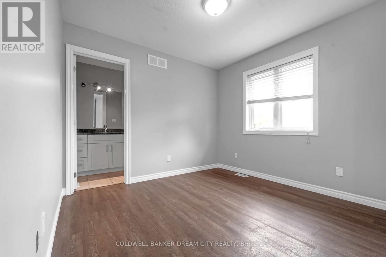 57 BROOKLYNE RD W