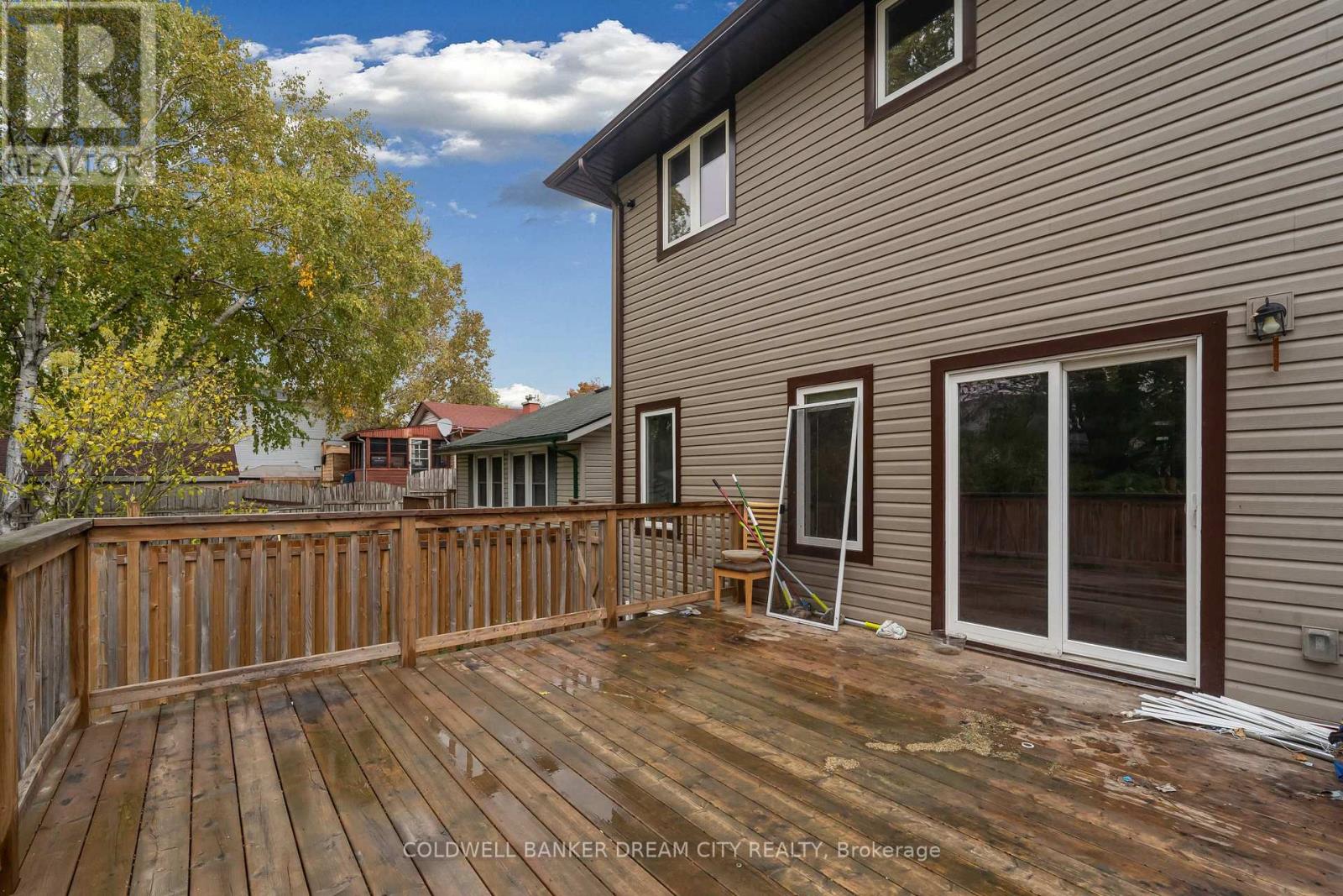 57 BROOKLYNE RD W
