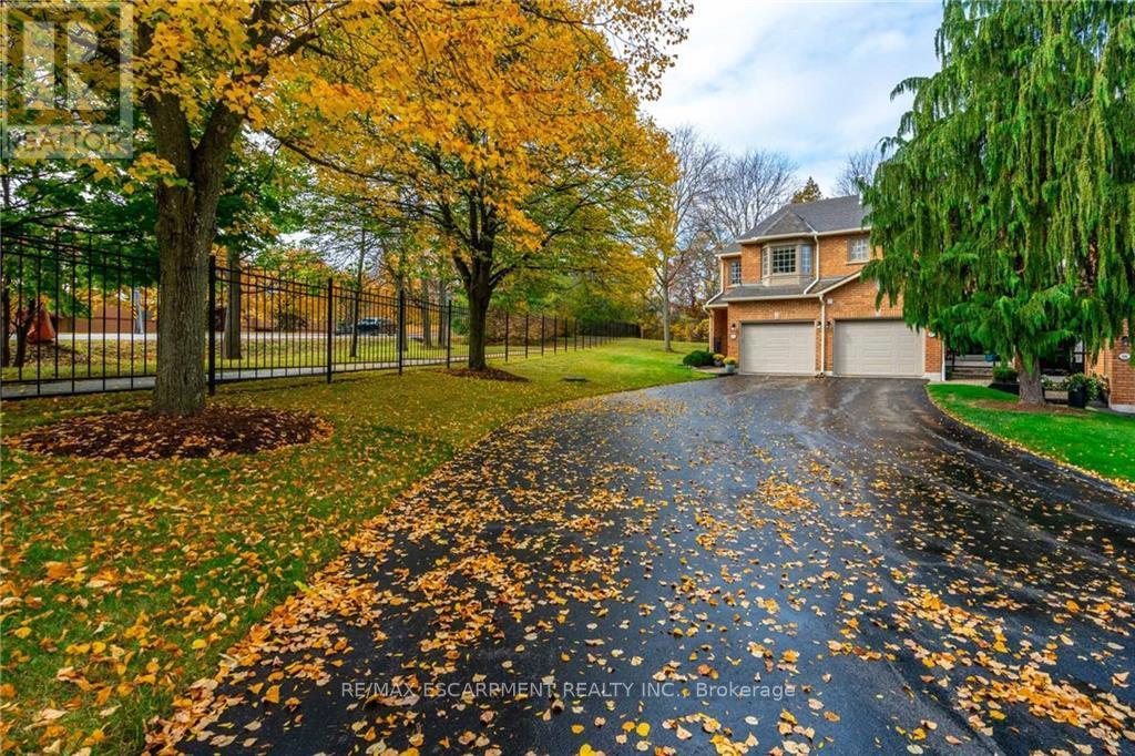 #18 -14 HUNTINGWOOD AVE, #18