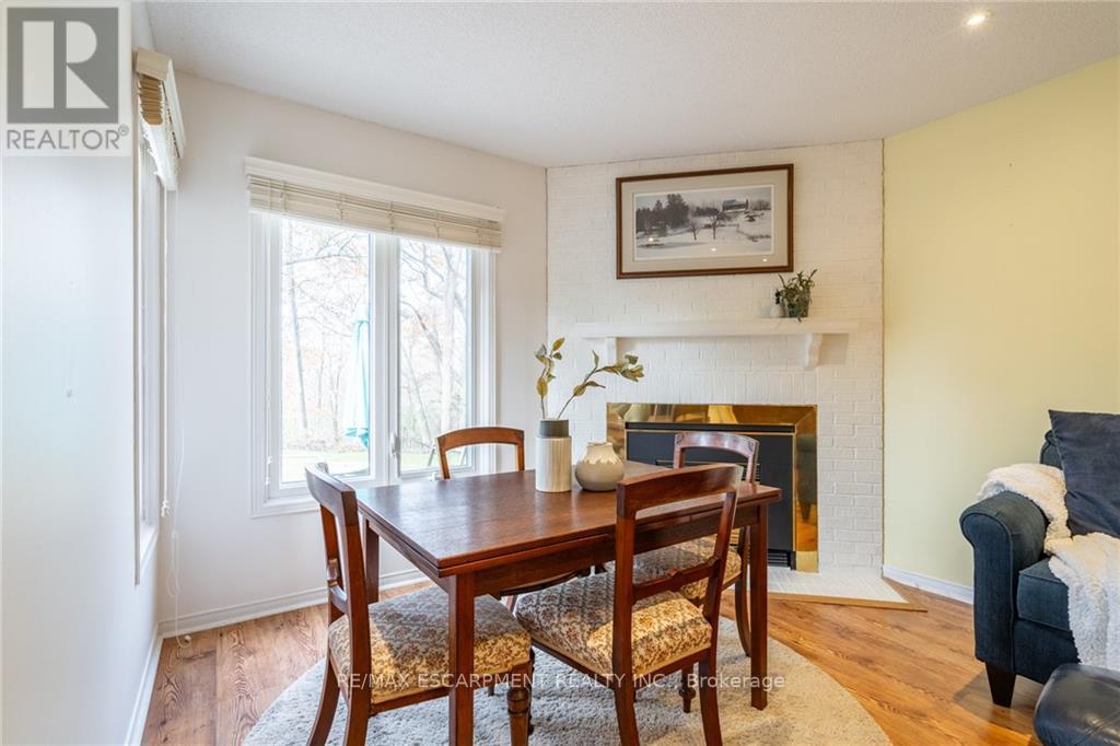 #18 -14 HUNTINGWOOD AVE, #18