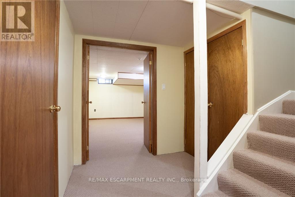 #18 -14 HUNTINGWOOD AVE, #18