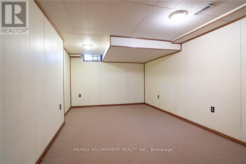 #18 -14 HUNTINGWOOD AVE, #18