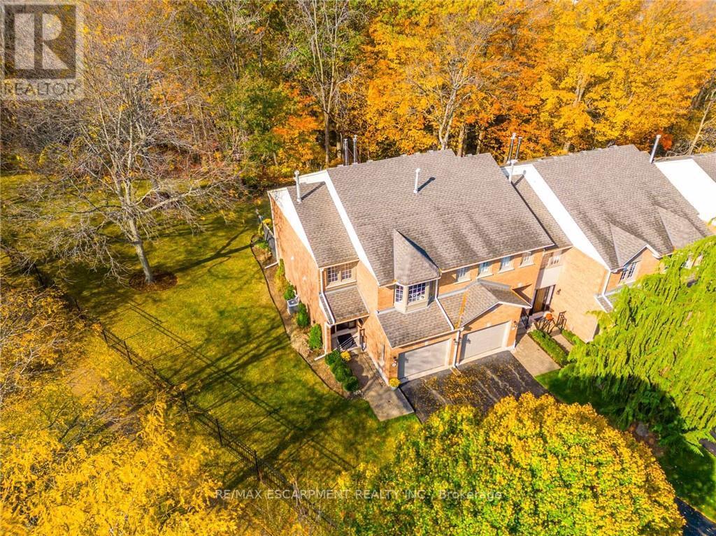 #18 -14 HUNTINGWOOD AVE, #18