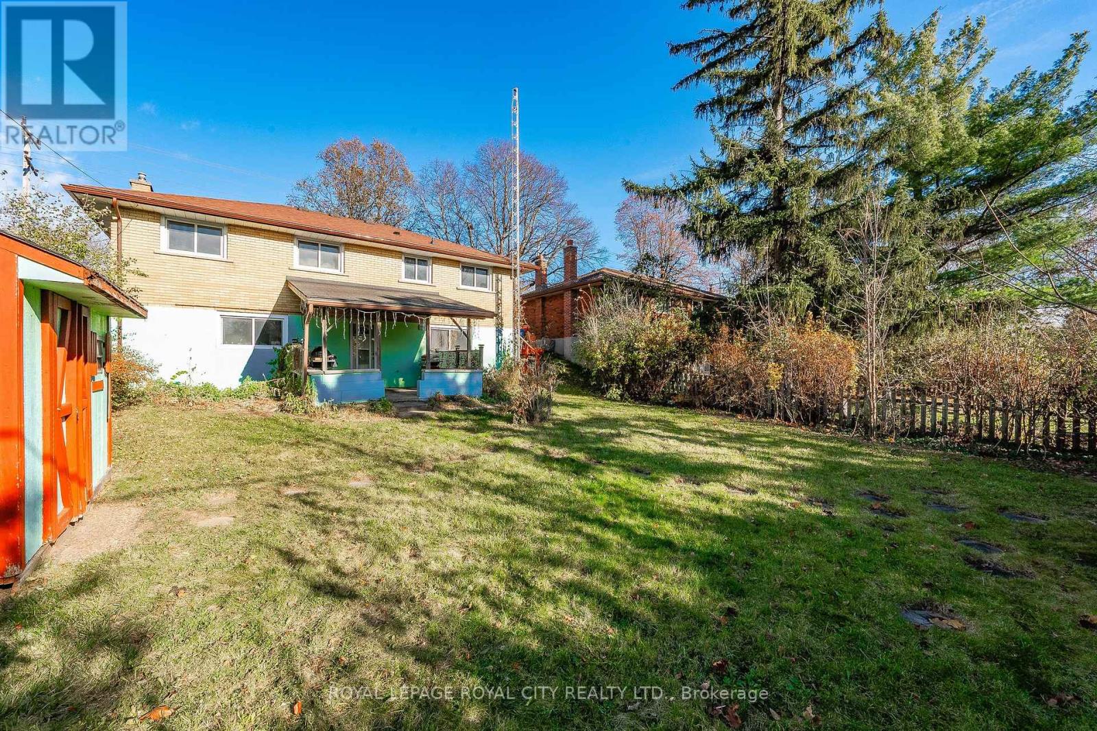 330 VICTORIA RD N