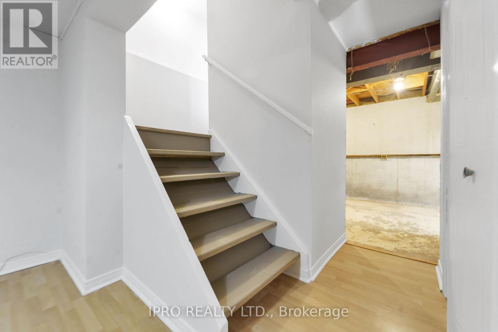 22 TIMBERLANE CRES