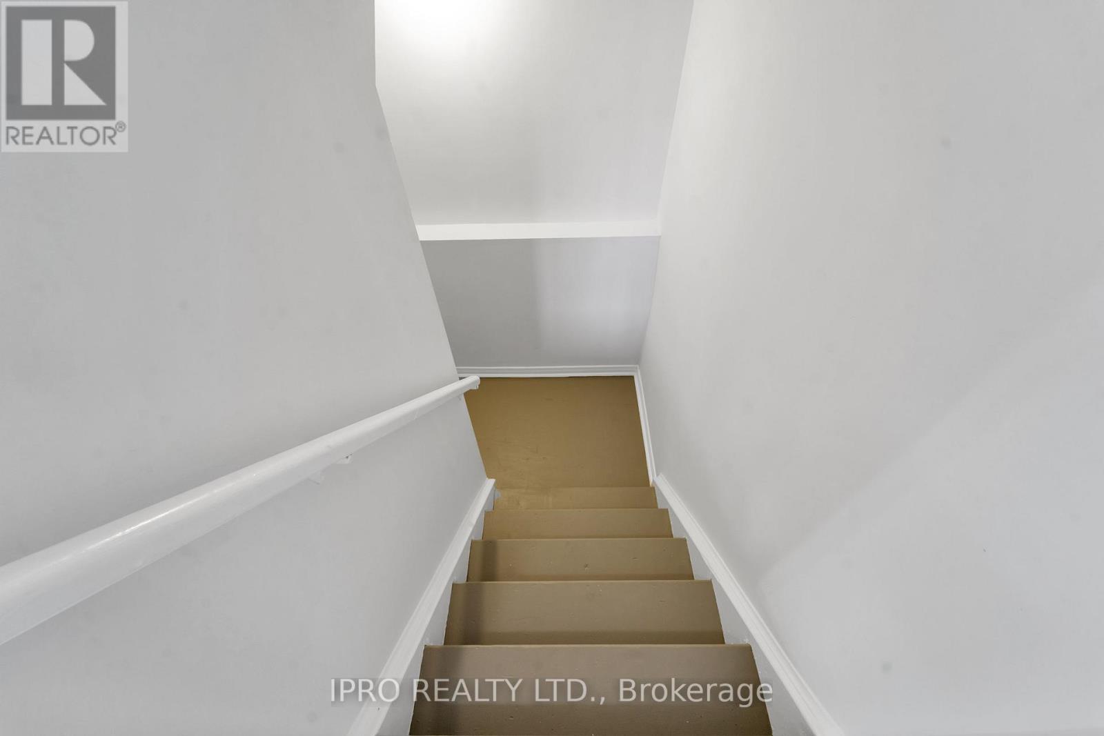 22 TIMBERLANE CRES