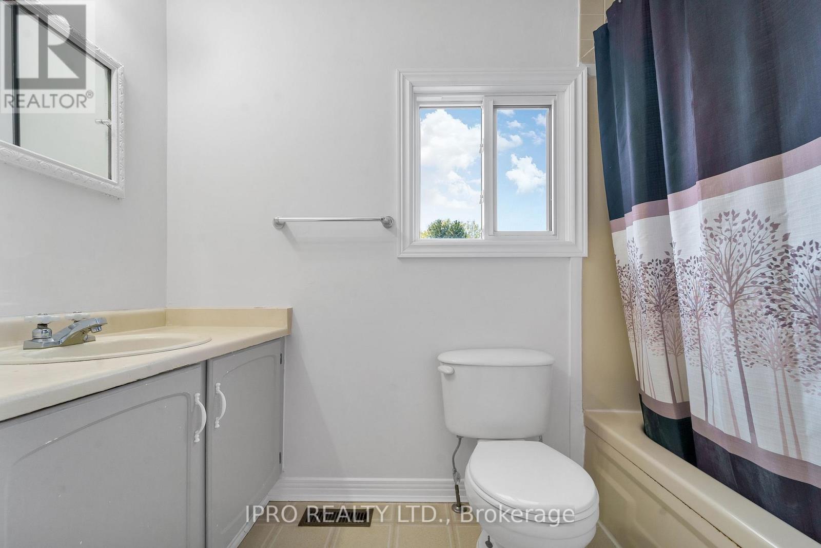 22 TIMBERLANE CRES