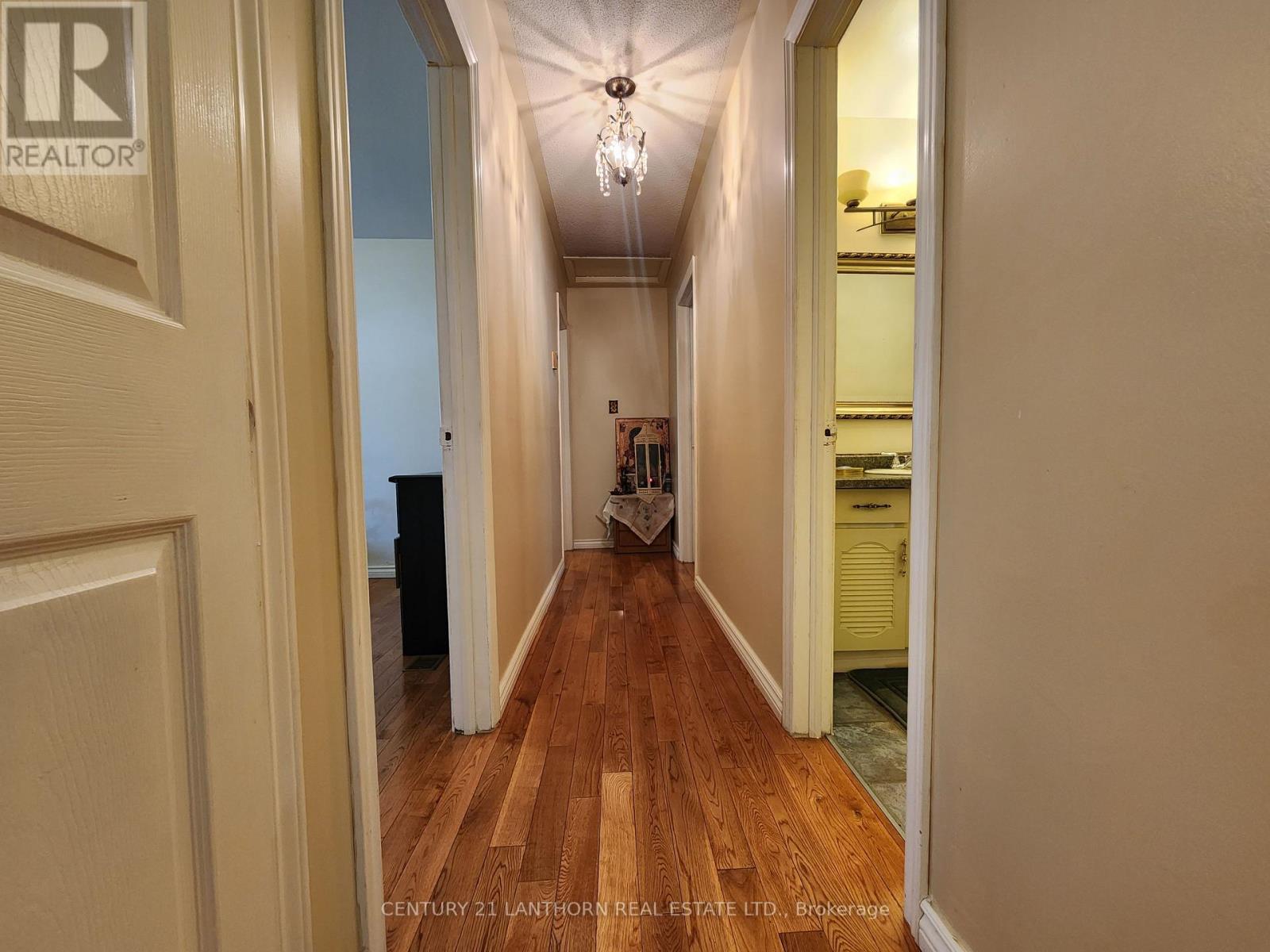 181 COLONIAL RD
