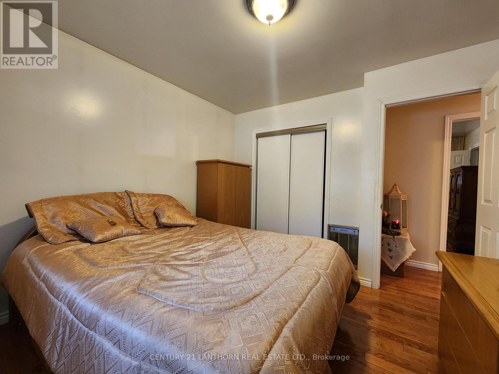 181 COLONIAL RD