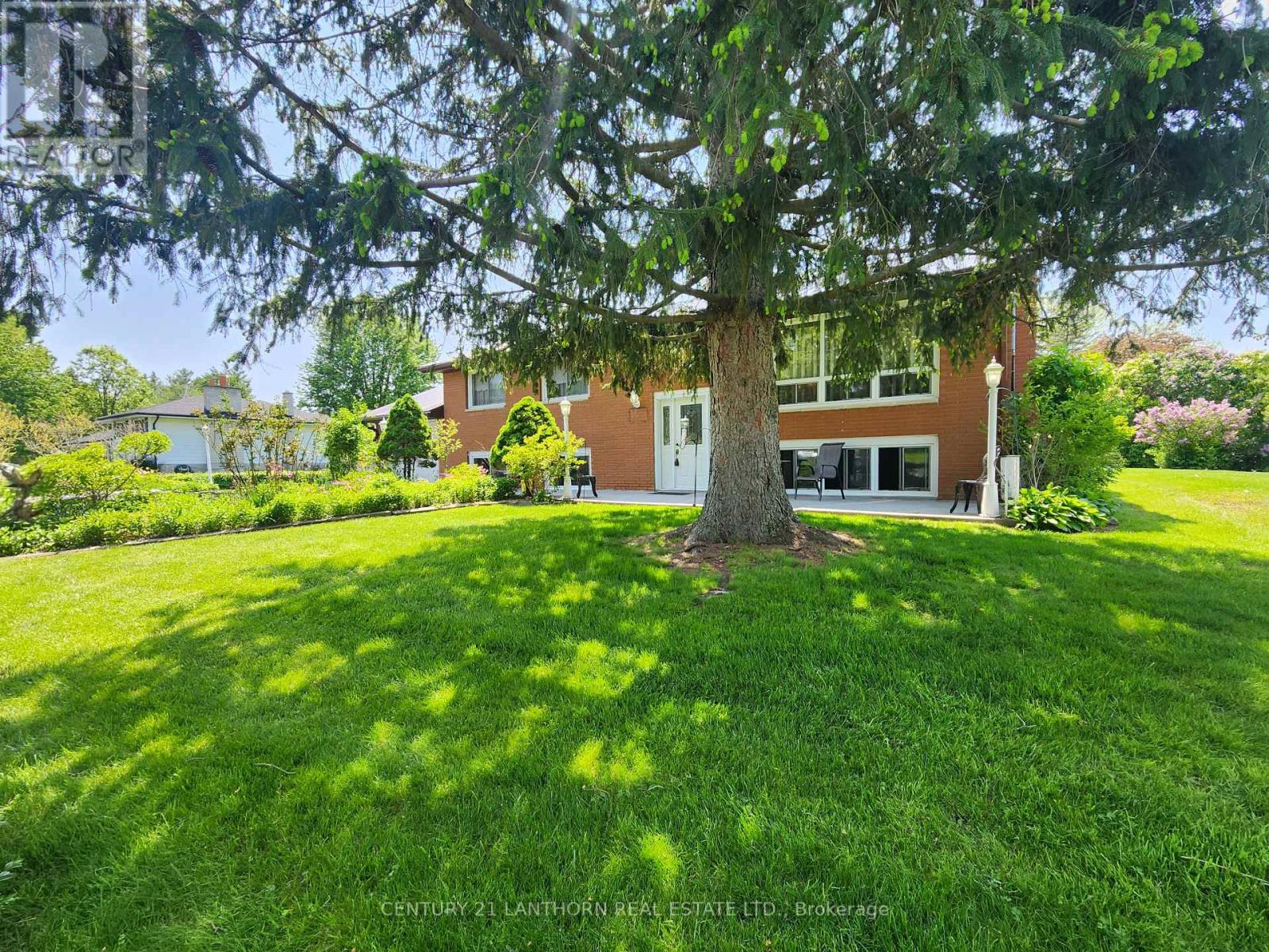 181 COLONIAL RD