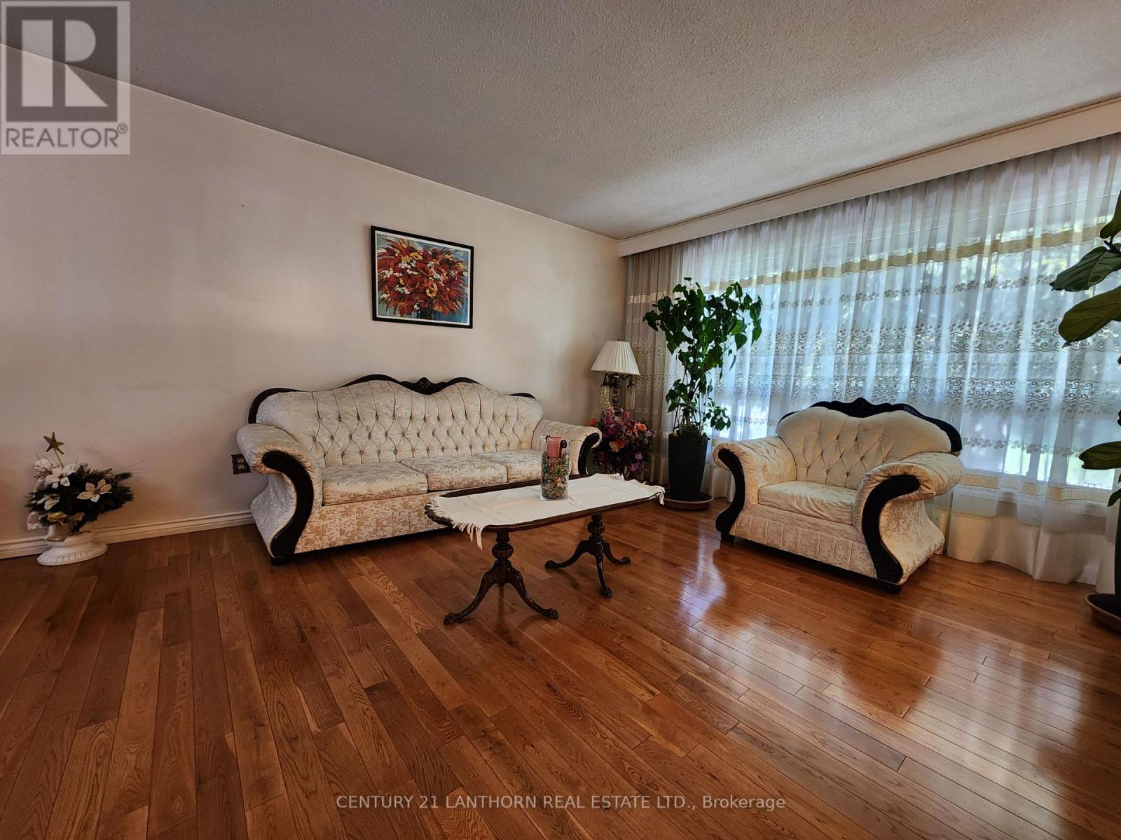 181 COLONIAL RD