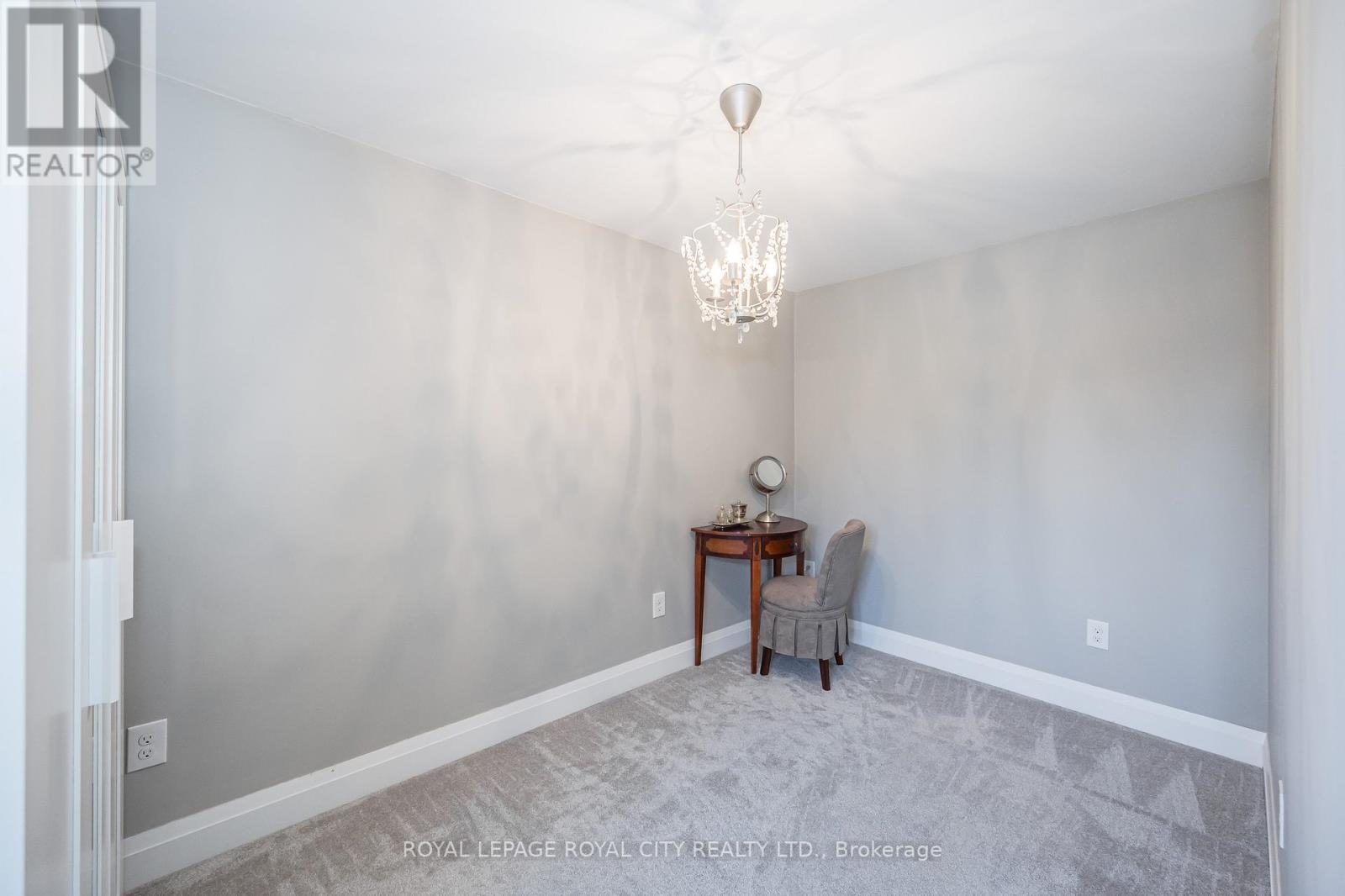 #33 -941 GORDON ST